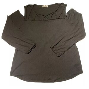 Retrology Women Black Long Sleeve Pullover Sweater With Key Wholes Size XL